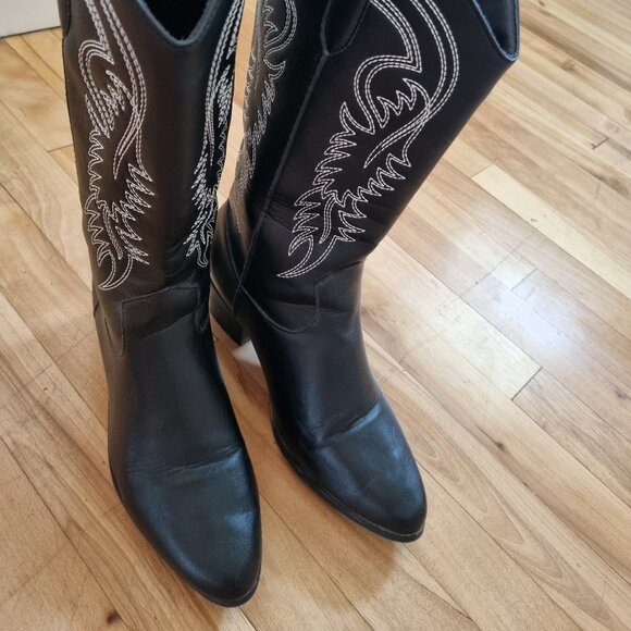 Black cowboy boots with white stitching - Picture 3 of 8